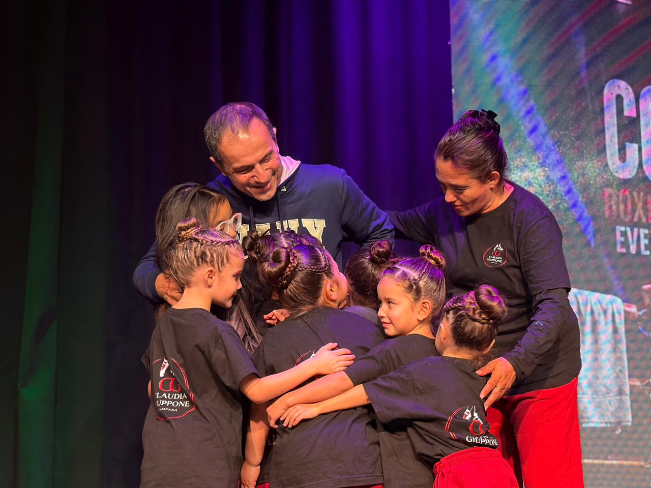 NOTICIAS CAMPANA: EN UNA NOCHE CARGADA DE TALENTO CAMPANENSE, ABELLA ACOMPA&Ntilde;O EL FESTIVAL DE DANZAS DE CLAUDIA GIUPPONE